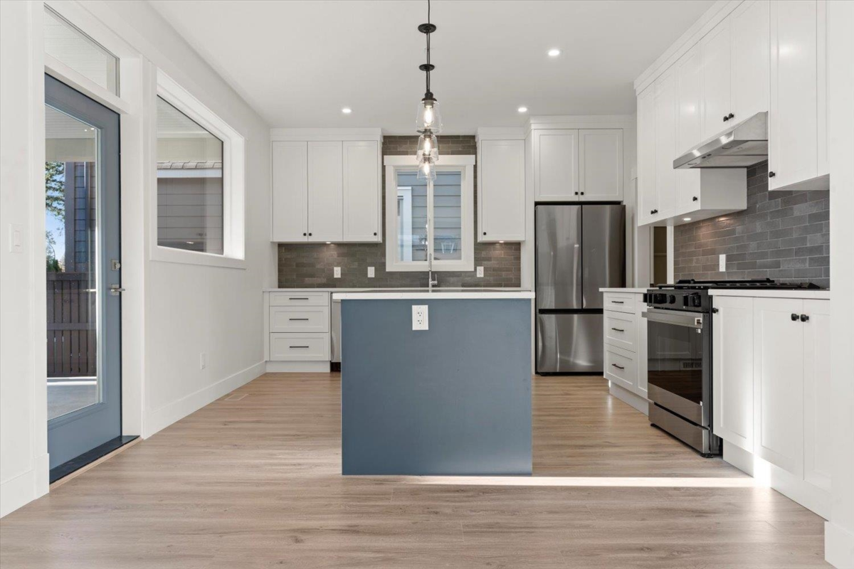 Primary Bathroom Photo of 116 46211 Promontory Road, Chilliwack, BC