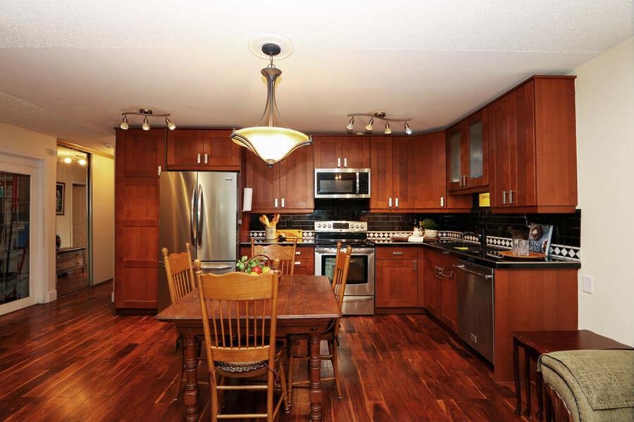 Breakfast Nook Photo of 13 45915 Cheam Avenue, Chilliwack, BC