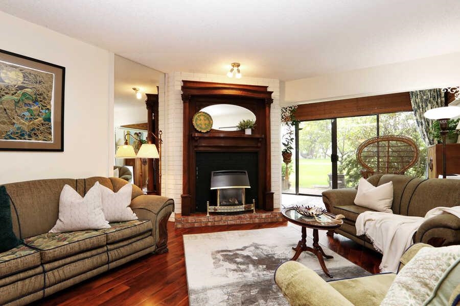 Kitchen Island Photo of 13 45915 Cheam Avenue, Chilliwack, BC