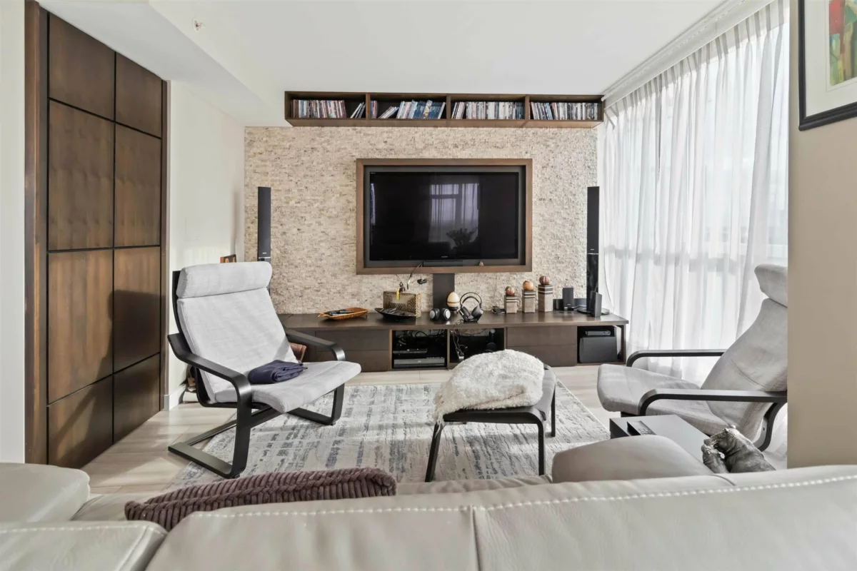 Walk-In Closet Photo of 2803 4400 Buchanan Street, Burnaby, BC