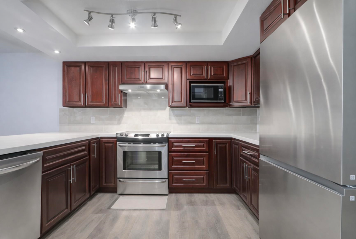 Guest Bathroom Photo of 1004 1190 Pipeline Road, Coquitlam, BC