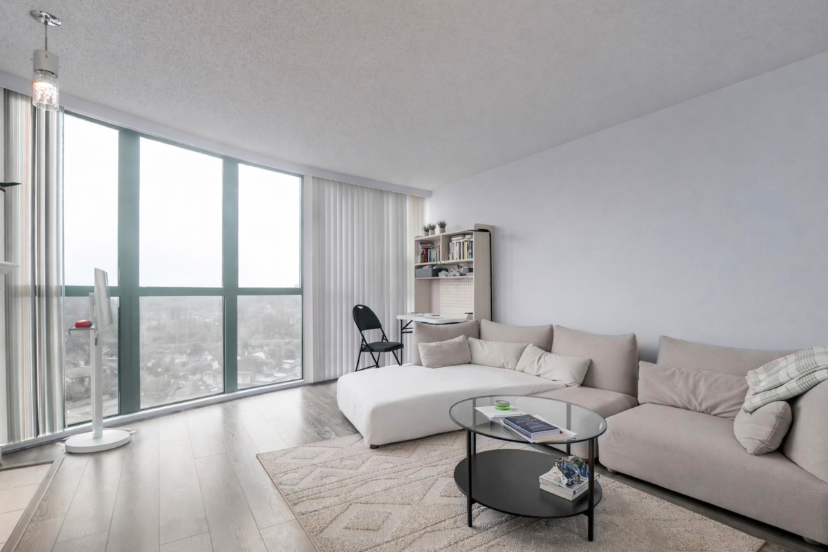Kitchen Island Photo of 1004 1190 Pipeline Road, Coquitlam, BC