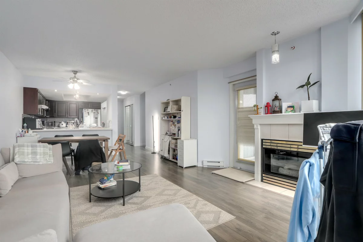 Kitchen Photo of 1004 1190 Pipeline Road, Coquitlam, BC