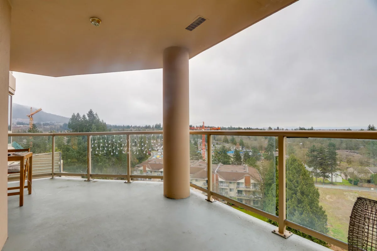 Walk-In Closet Photo of 1004 1190 Pipeline Road, Coquitlam, BC