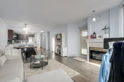 Kitchen Photo of 1004 1190 Pipeline Road, Coquitlam, BC