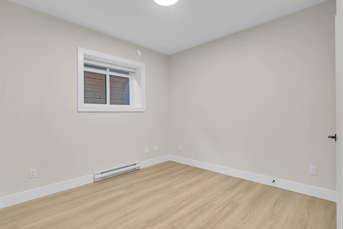 Garage Interior Photo of 33062 4th Avenue, Mission, BC