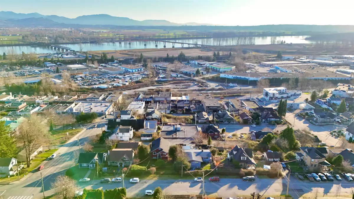 Hot Tub / Spa Photo of 33062 4th Avenue, Mission, BC