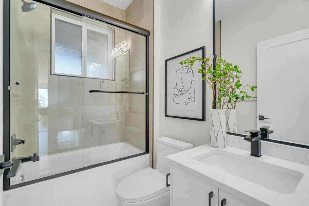 Kitchen Photo of 33062 4th Avenue, Mission, BC