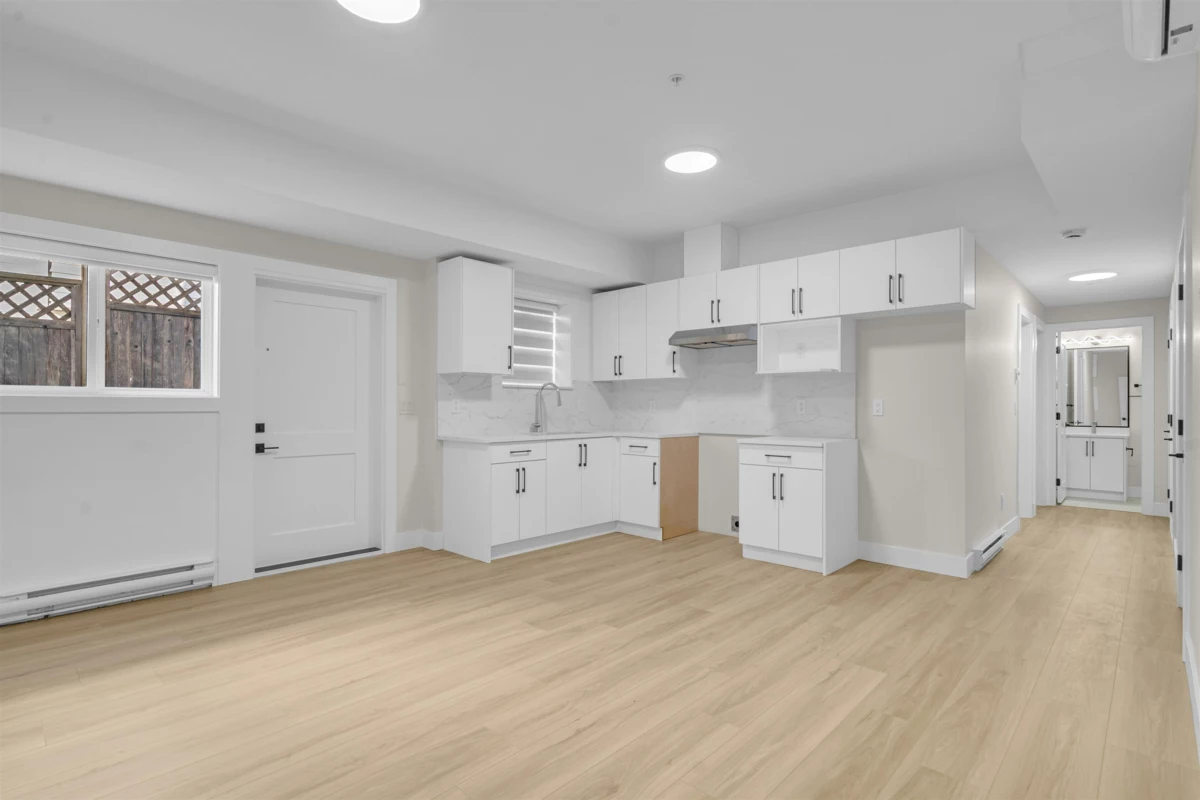 Mudroom Photo of 33062 4th Avenue, Mission, BC