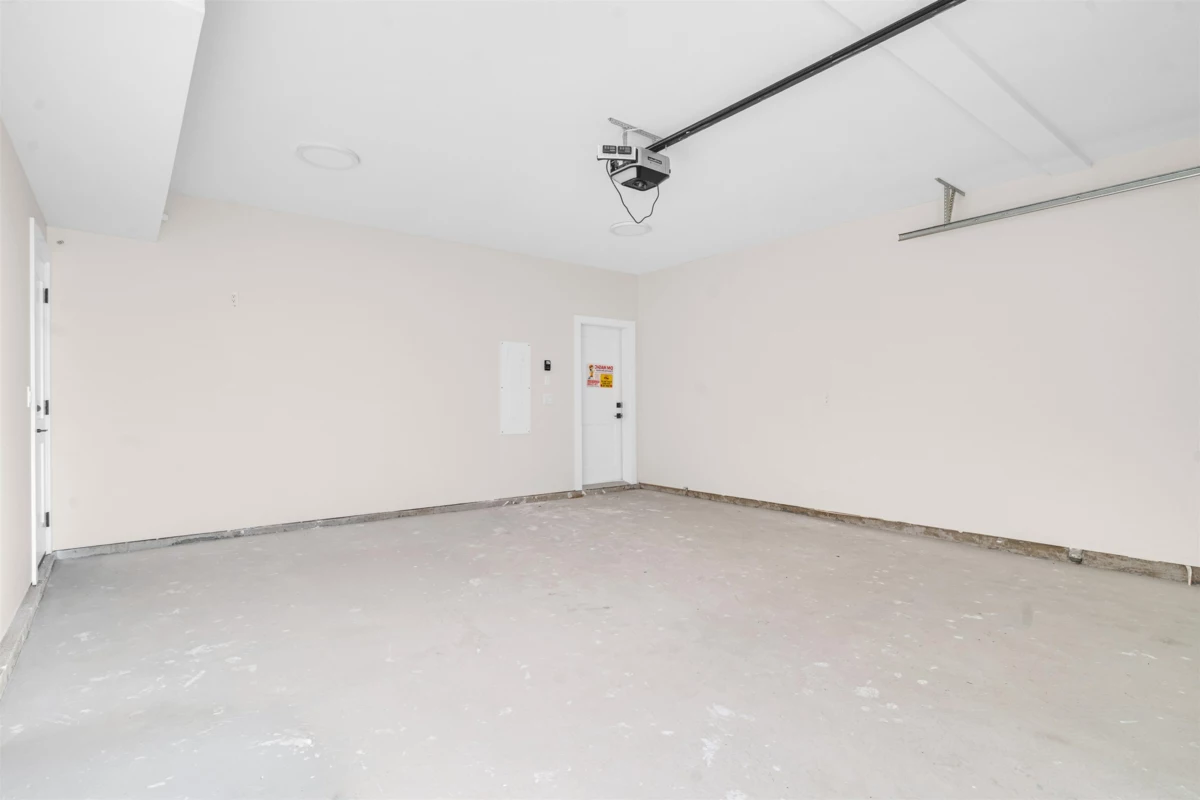 Outdoor Deck Photo of 33062 4th Avenue, Mission, BC