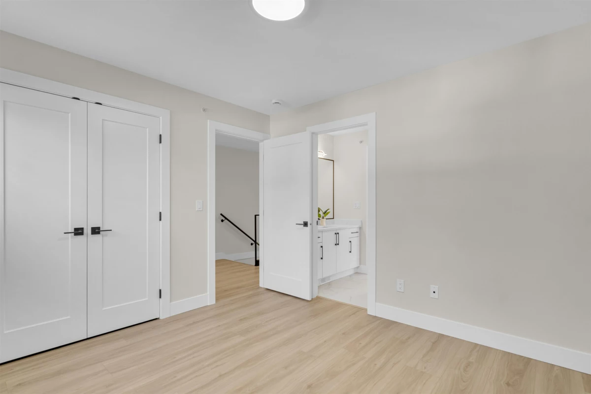 Powder Room Photo of 33062 4th Avenue, Mission, BC