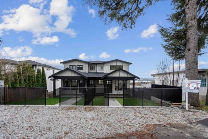 Swimming Pool Photo of 33062 4th Avenue, Mission, BC