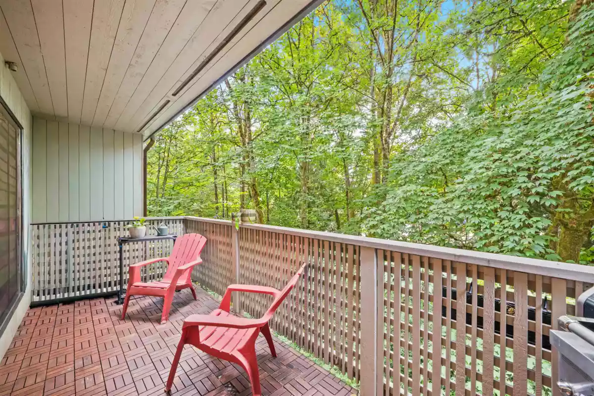 Dining Area Photo of 3192 Mountain Highway, North Vancouver, BC