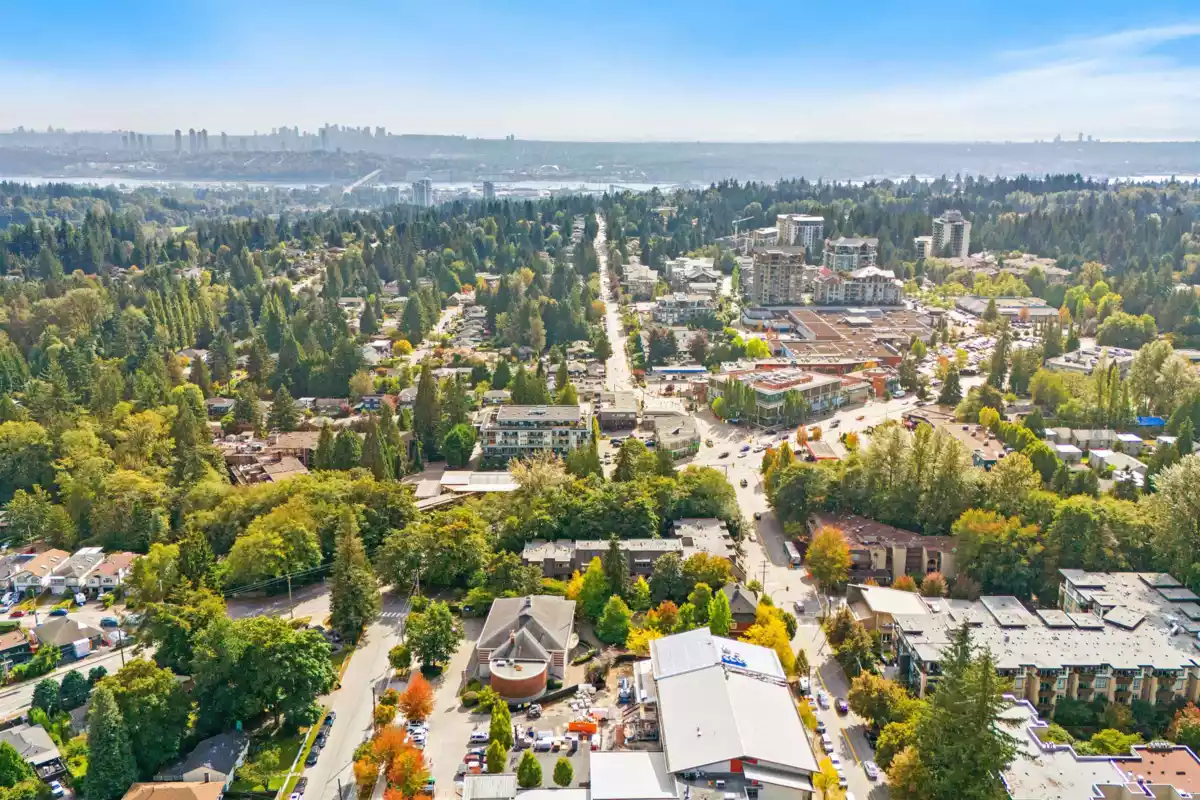 Garden / Landscaping Photo of 3192 Mountain Highway, North Vancouver, BC