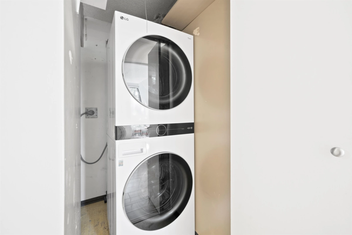 Hallway Photo of 3192 Mountain Highway, North Vancouver, BC