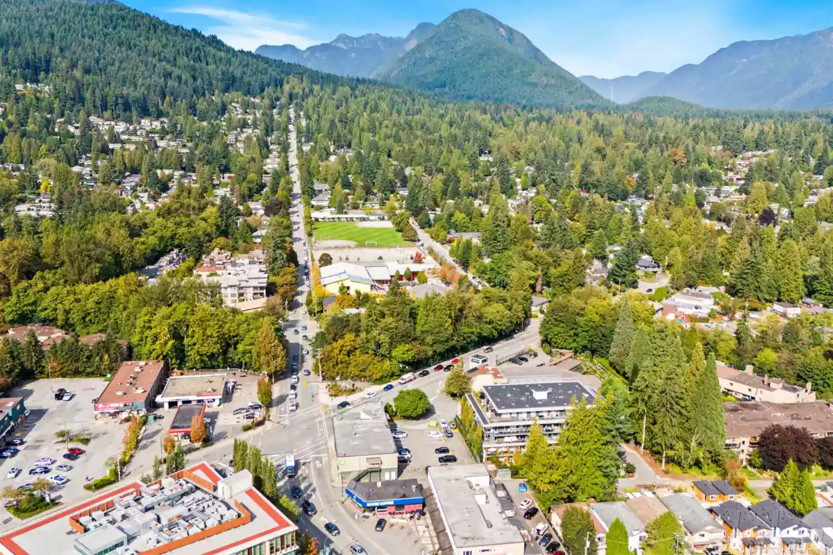 Outdoor Kitchen Photo of 3192 Mountain Highway, North Vancouver, BC