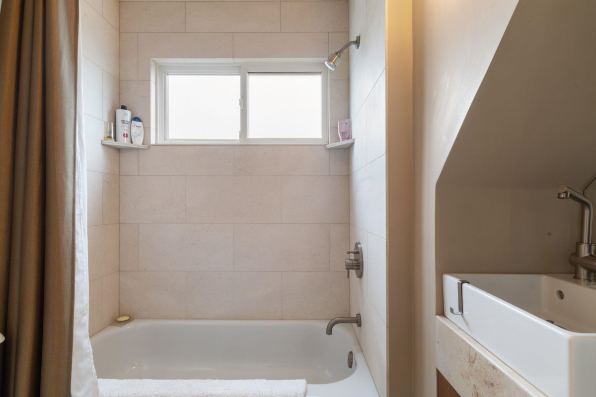 Front Yard Photo of 1730 Kitchener Street, Vancouver, BC