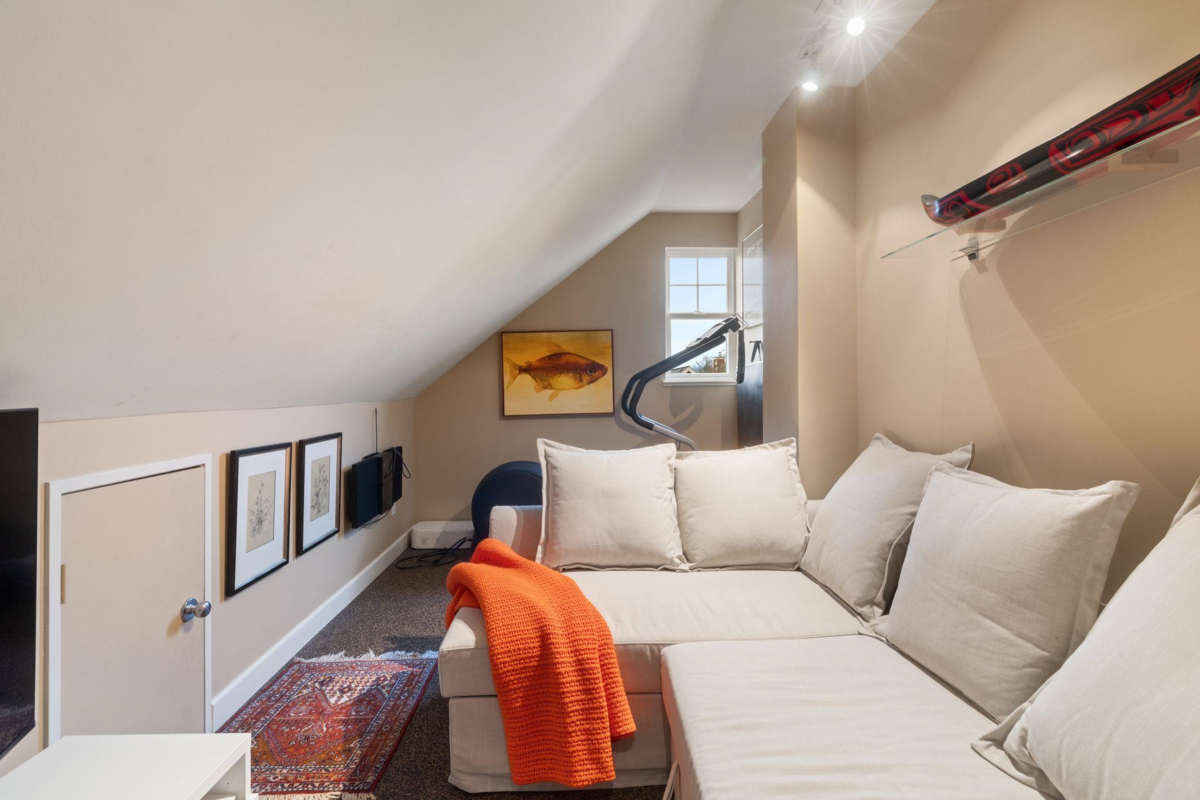 Garden / Landscaping Photo of 1730 Kitchener Street, Vancouver, BC