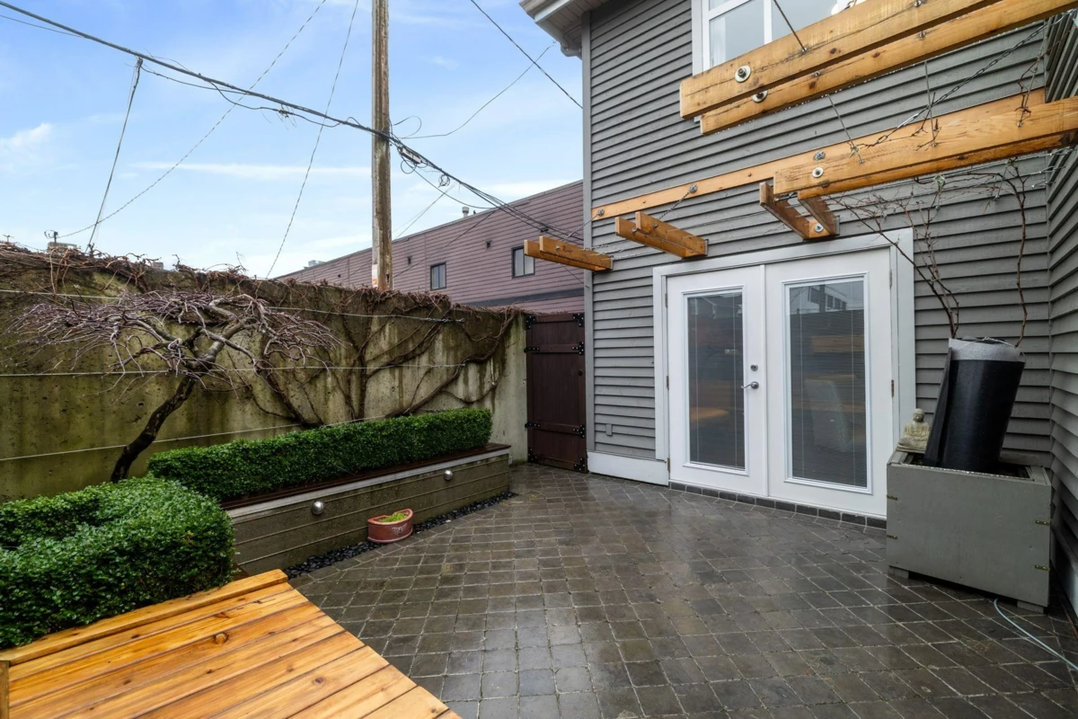Hot Tub / Spa Photo of 1730 Kitchener Street, Vancouver, BC