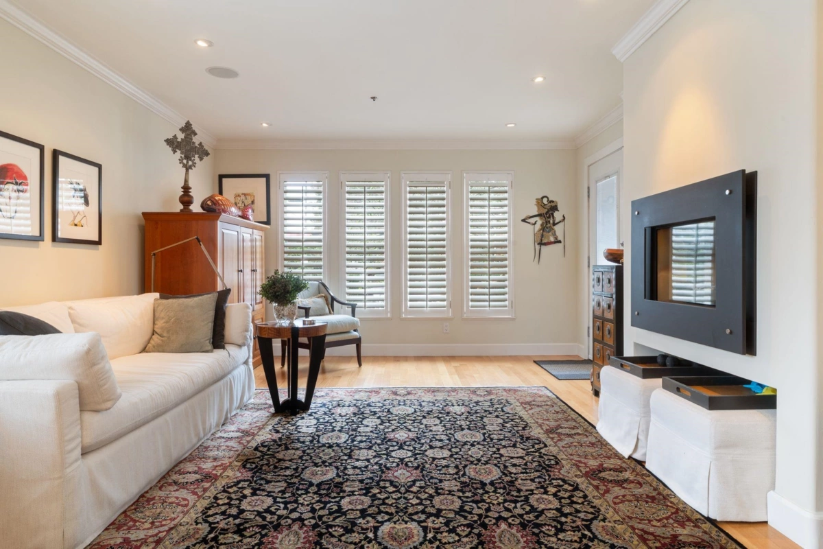 Kitchen Island Photo of 1730 Kitchener Street, Vancouver, BC