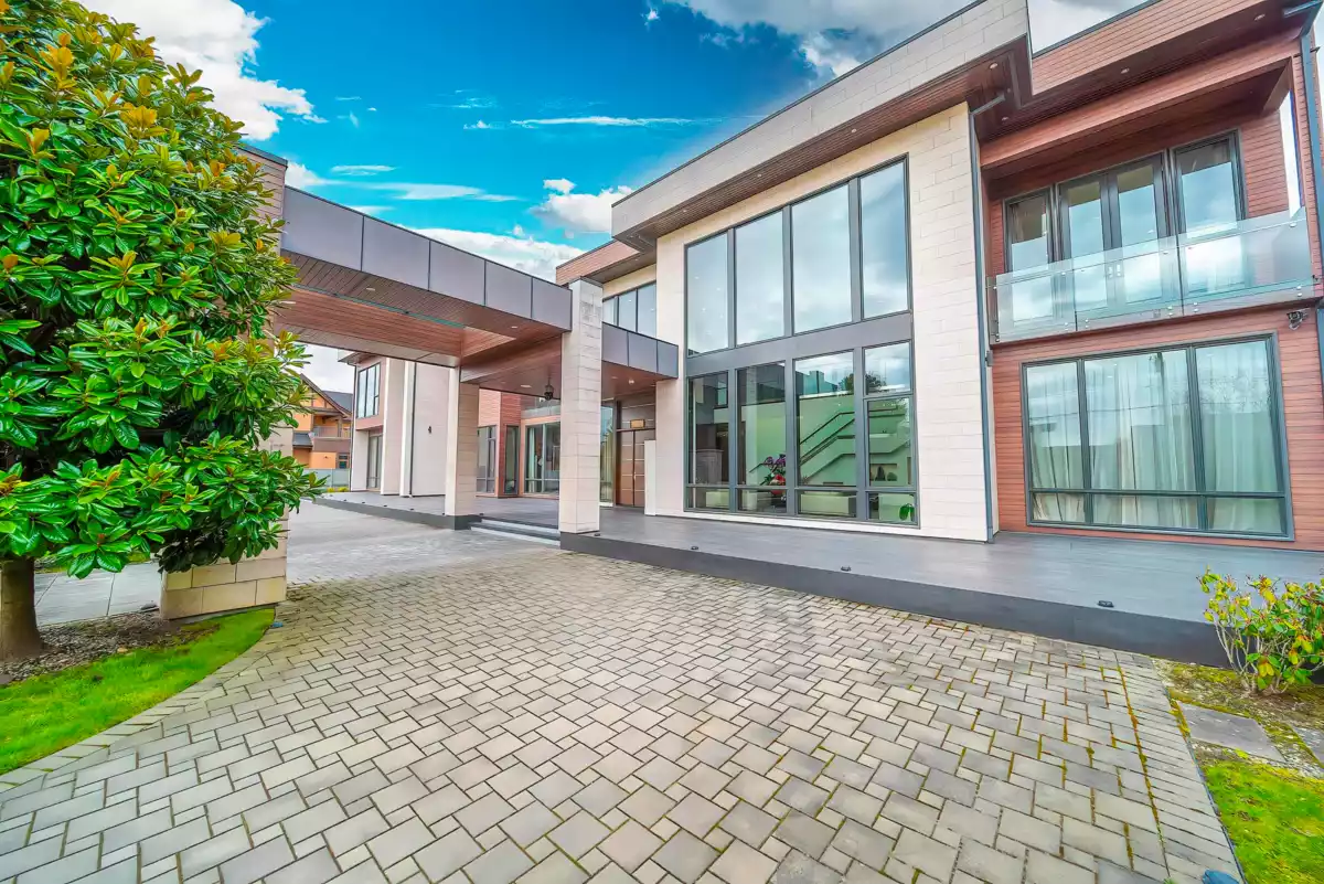 Family Room Photo of 11491 Blundell Road, Richmond, BC