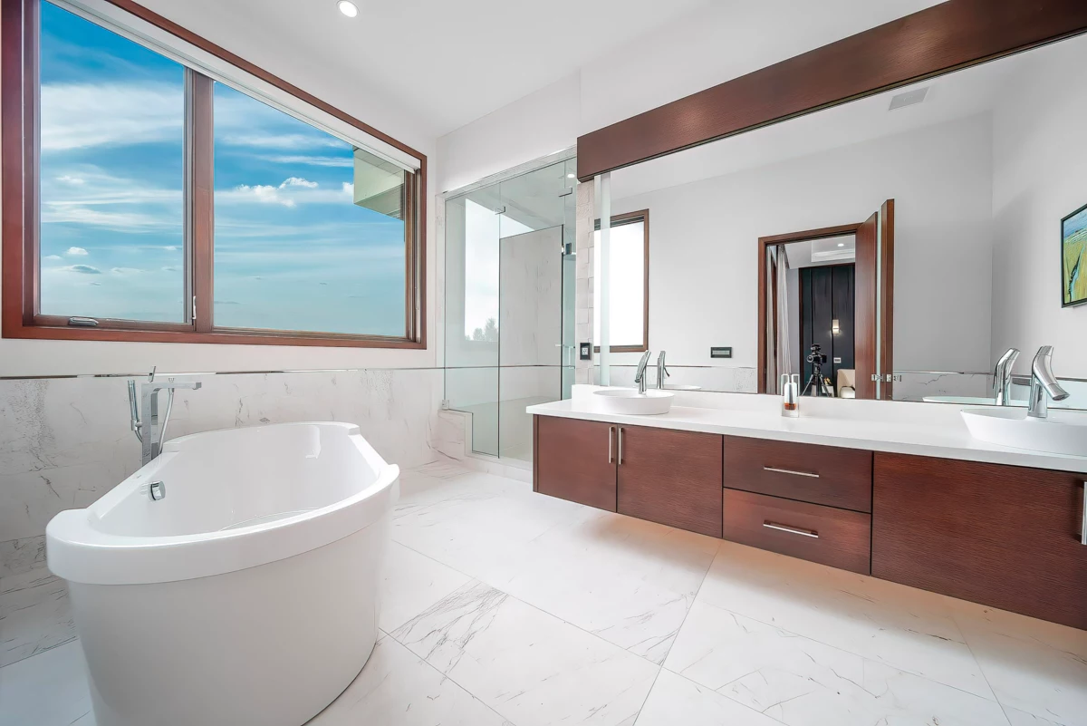 Garden / Landscaping Photo of 11491 Blundell Road, Richmond, BC