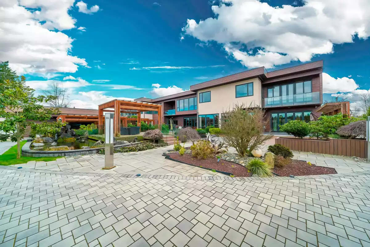 Hot Tub / Spa Photo of 11491 Blundell Road, Richmond, BC