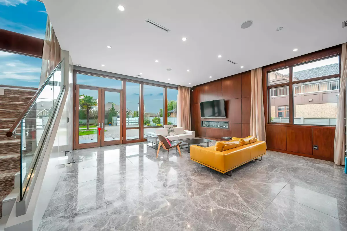 Laundry Room Photo of 11491 Blundell Road, Richmond, BC