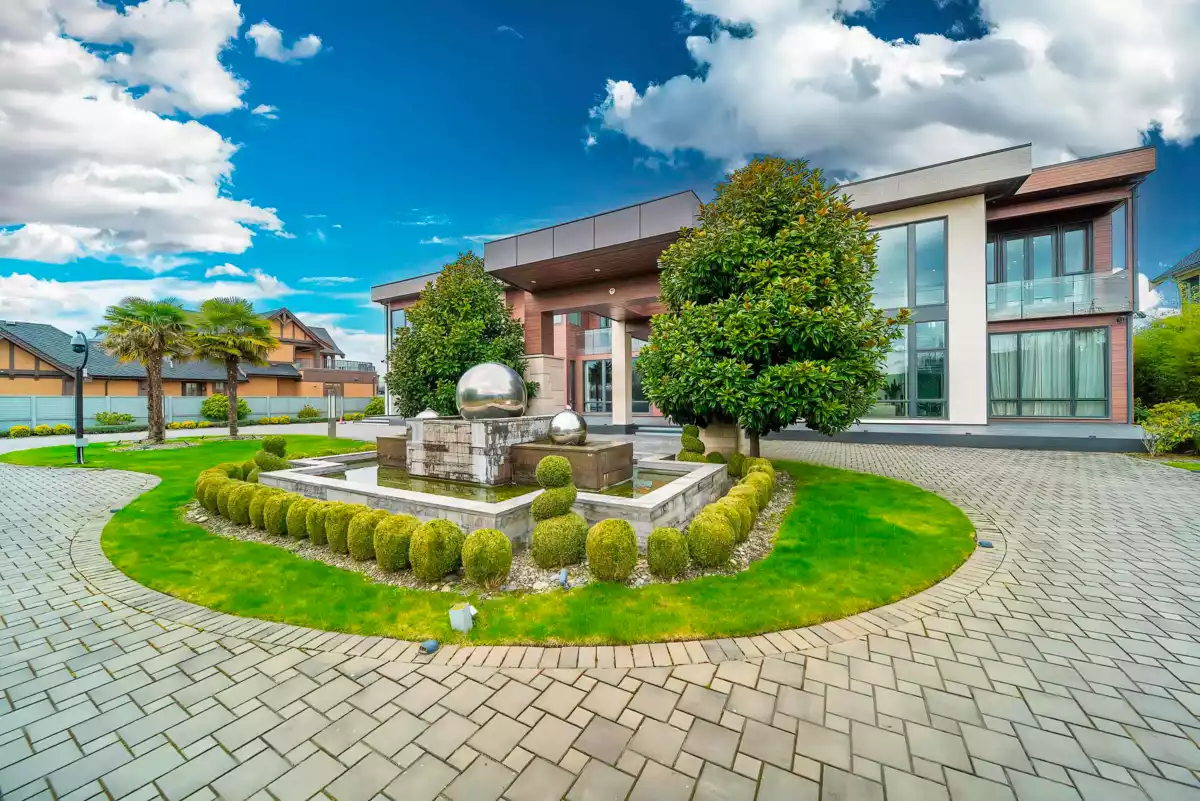 Living Room Photo of 11491 Blundell Road, Richmond, BC