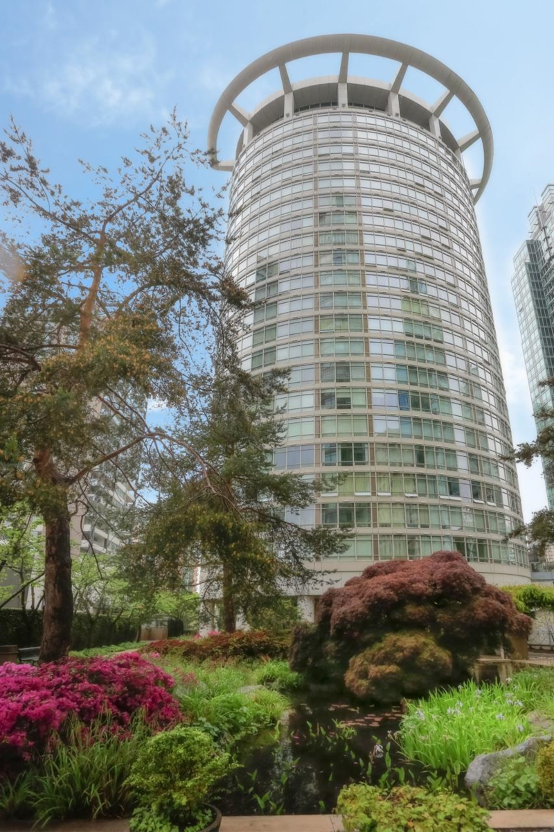 Powder Room Photo of 703 1288 Alberni Street, Vancouver, BC