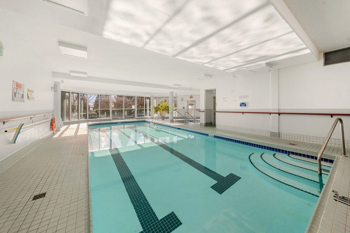 Aerial View of 212 2800 Chesterfield Avenue, North Vancouver, BC