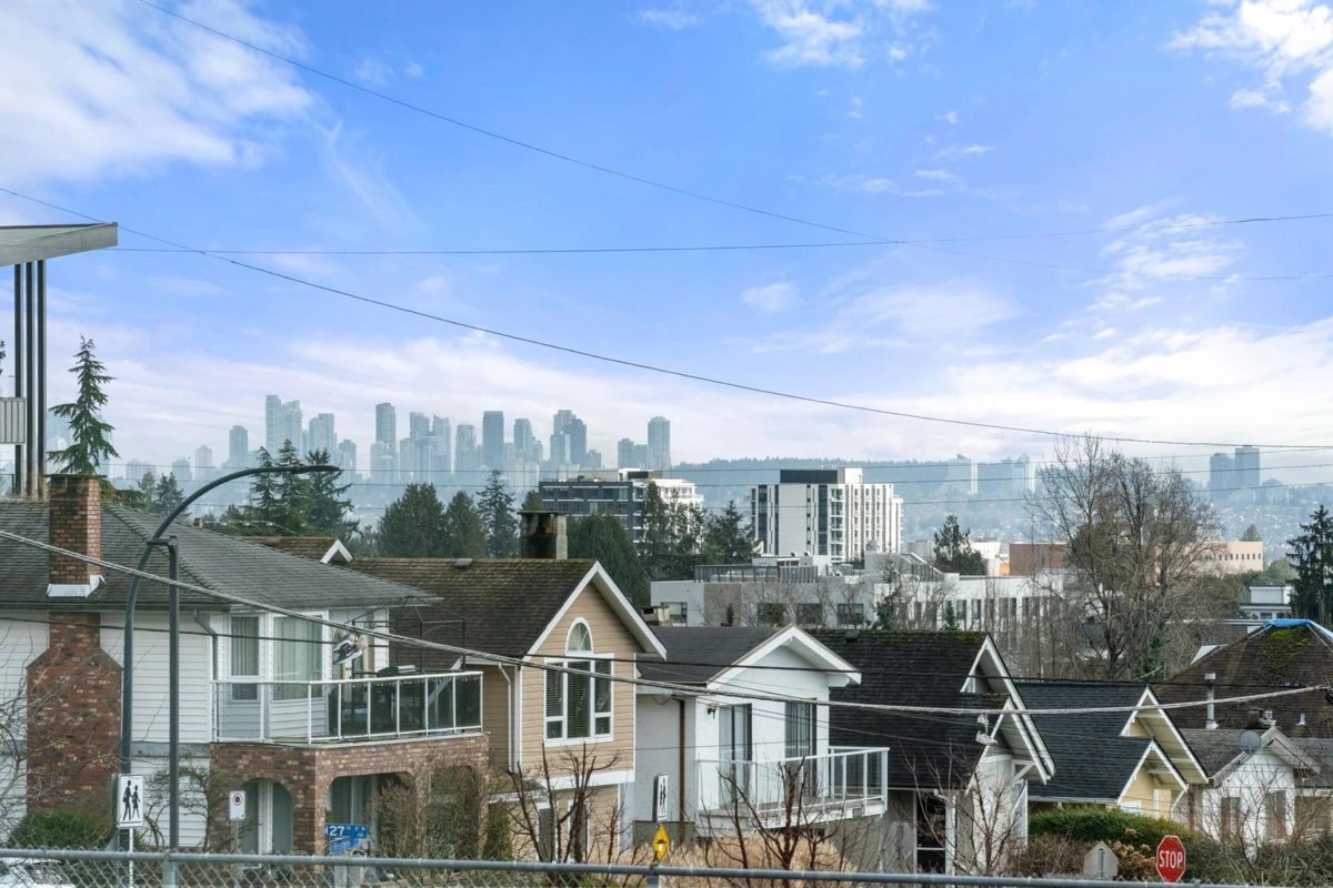 Bedroom 3 Photo of 212 2800 Chesterfield Avenue, North Vancouver, BC