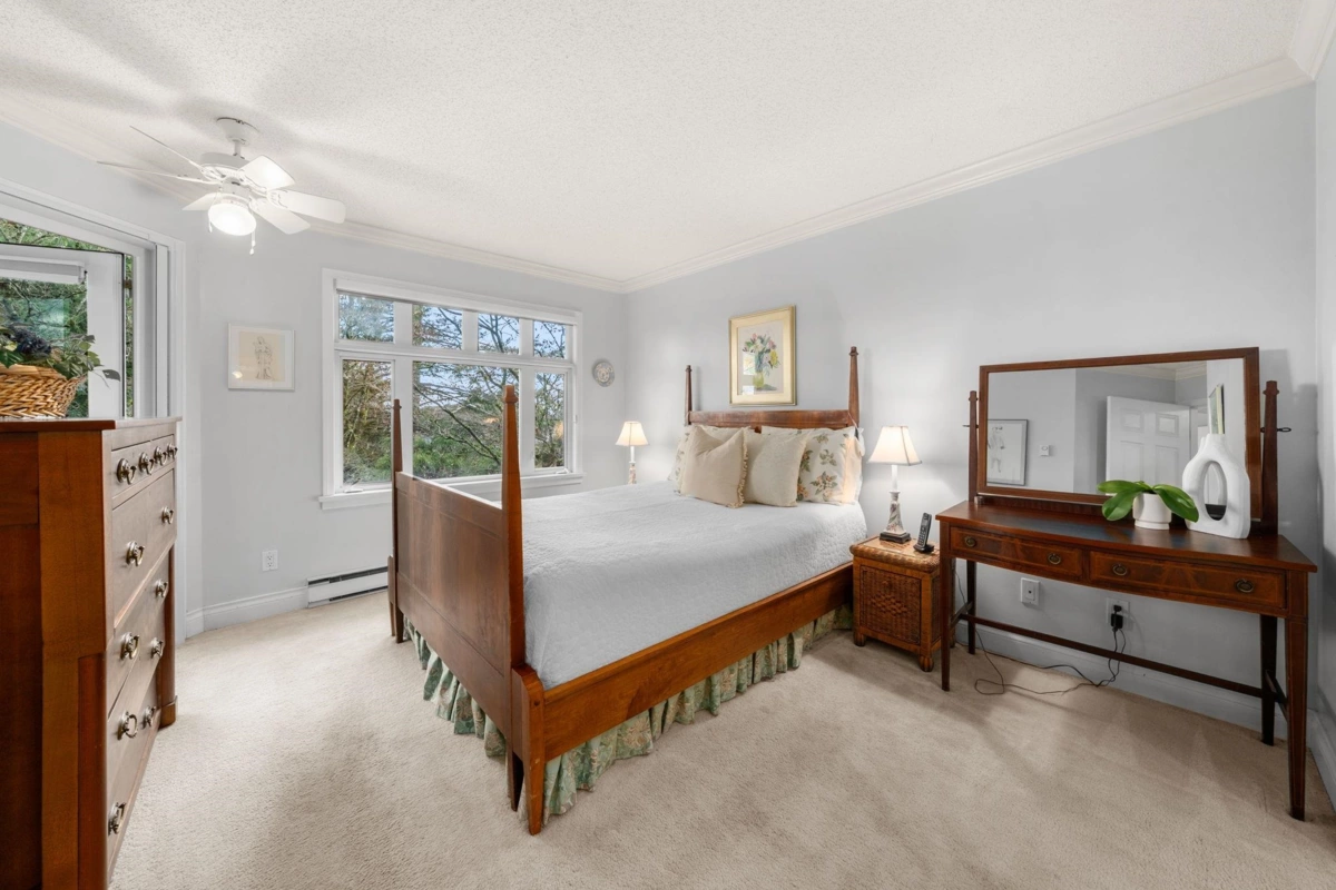 Laundry Room Photo of 212 2800 Chesterfield Avenue, North Vancouver, BC