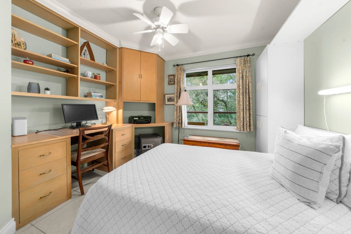 Outdoor Patio Photo of 212 2800 Chesterfield Avenue, North Vancouver, BC