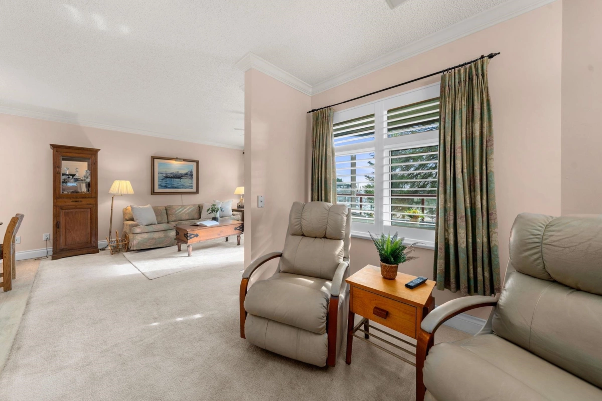 Pantry Photo of 212 2800 Chesterfield Avenue, North Vancouver, BC