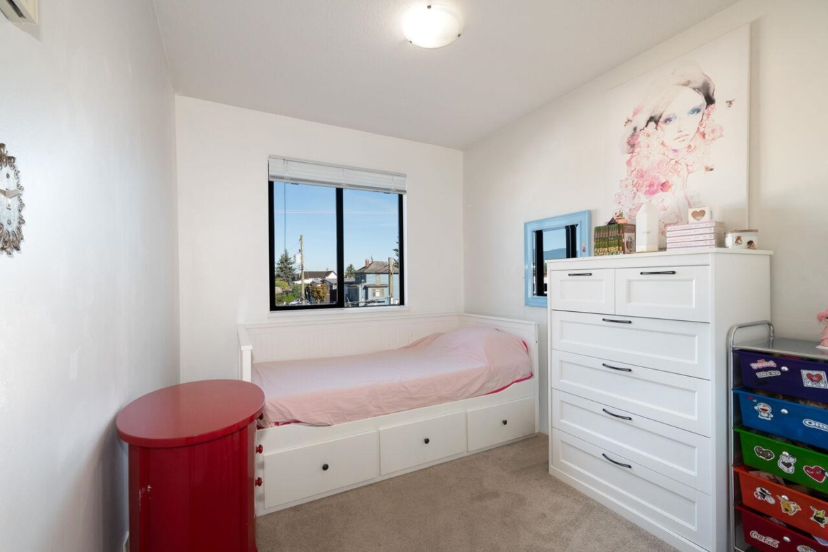 Breakfast Nook Photo of 203 3368 Main Street, Vancouver, BC