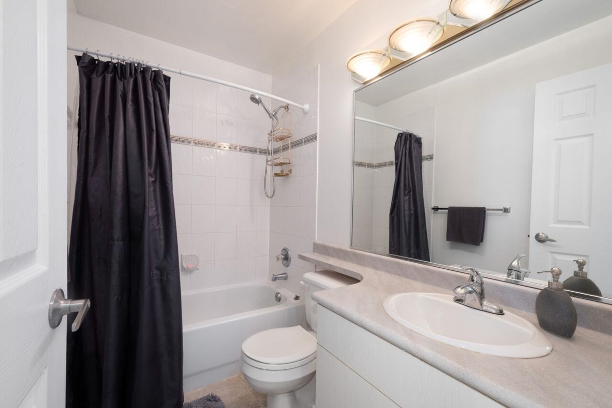 Primary Bathroom Photo of 203 3368 Main Street, Vancouver, BC