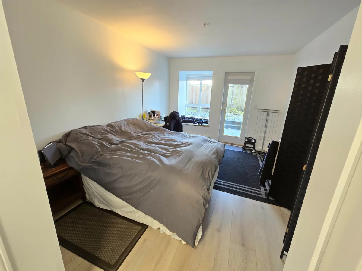 Bedroom 3 Photo of 15 6577 Southoaks Crescent, Burnaby, BC