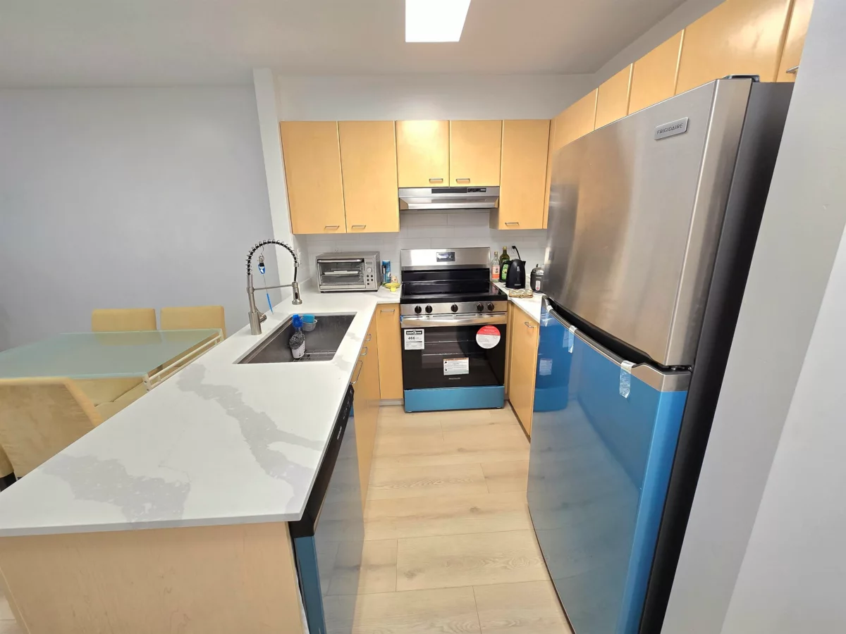 Breakfast Nook Photo of 15 6577 Southoaks Crescent, Burnaby, BC