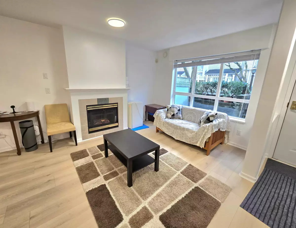 Family Room Photo of 15 6577 Southoaks Crescent, Burnaby, BC