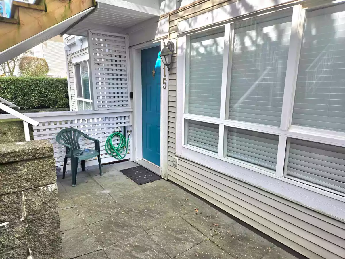 Living Room Photo of 15 6577 Southoaks Crescent, Burnaby, BC