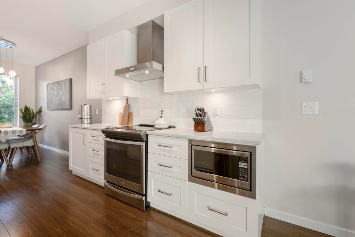 Kitchen Island Photo of 33 433 Seymour River Place, North Vancouver, BC