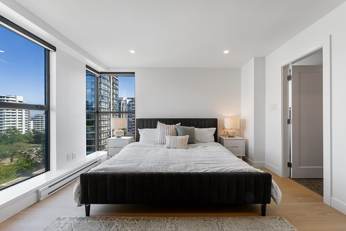 Entry Foyer Photo of 1001 1888 Alberni Street, Vancouver, BC