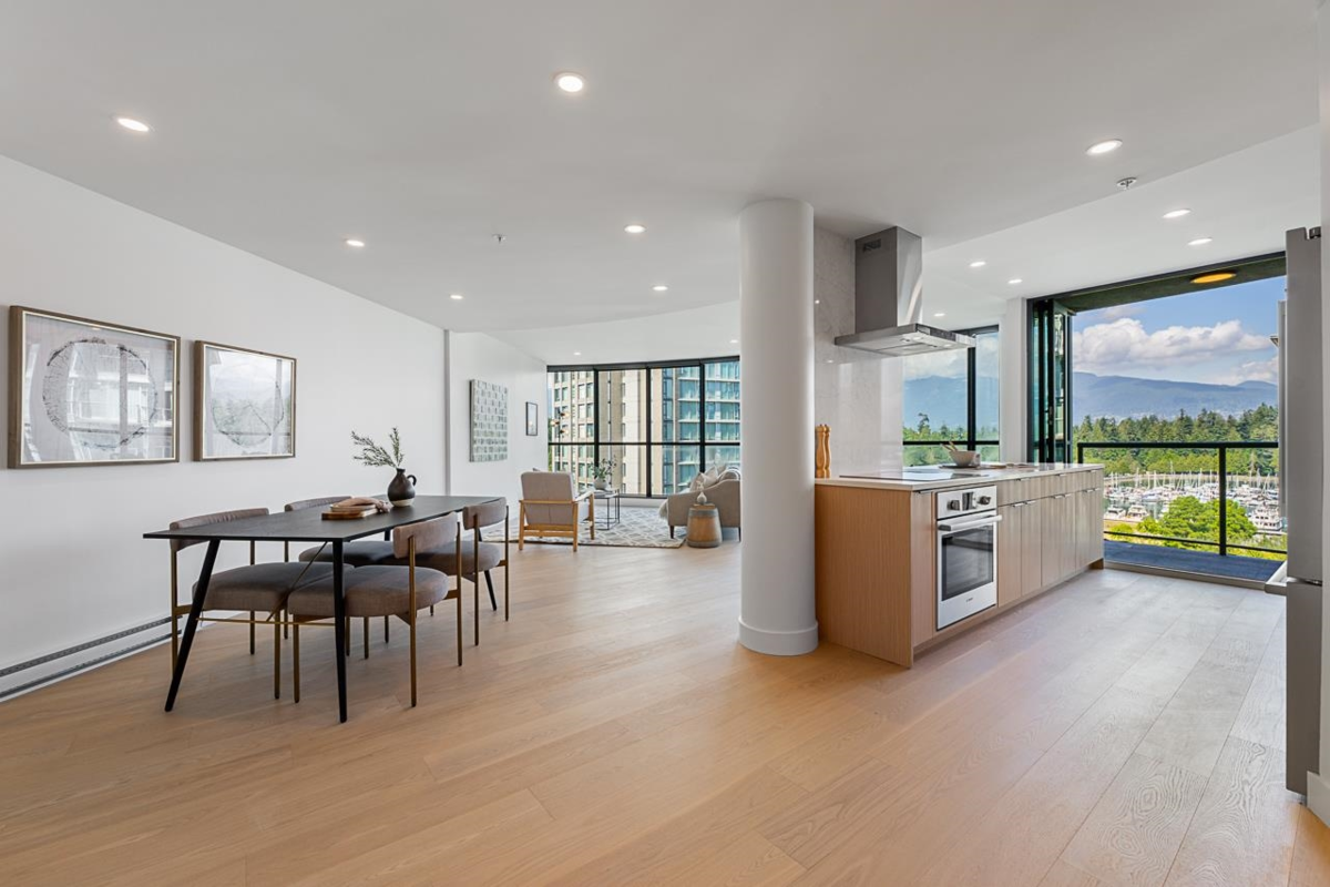Kitchen Photo of 1001 1888 Alberni Street, Vancouver, BC