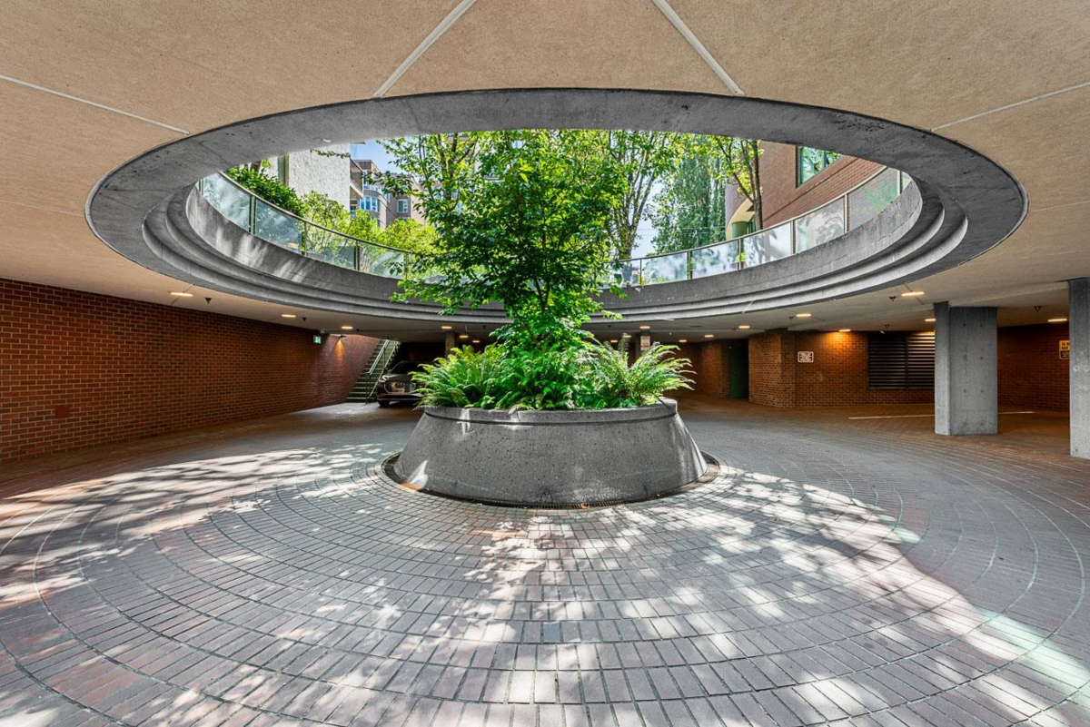 Swimming Pool Photo of 1001 1888 Alberni Street, Vancouver, BC