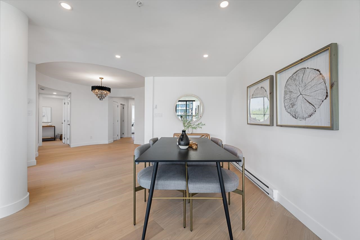 Walk-In Closet Photo of 1001 1888 Alberni Street, Vancouver, BC