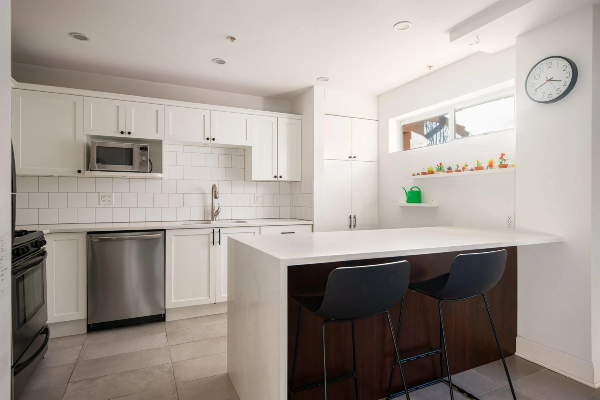 Primary Bedroom Photo of 1732 E Georgia Street, Vancouver, BC