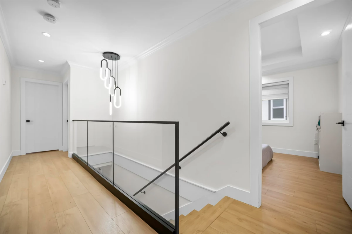 Laundry Room Photo of 11693 95a Avenue, Delta, BC