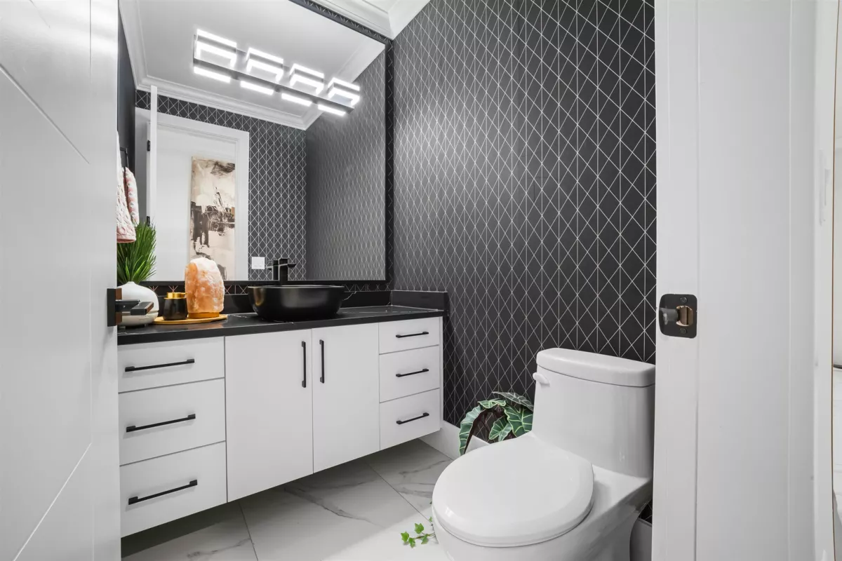 Powder Room Photo of 11693 95a Avenue, Delta, BC