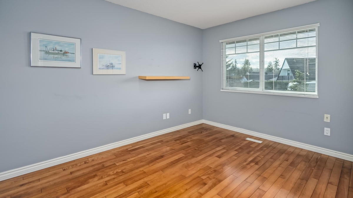 Basement Recreation Room Photo of 20949 52 Avenue, Langley, BC